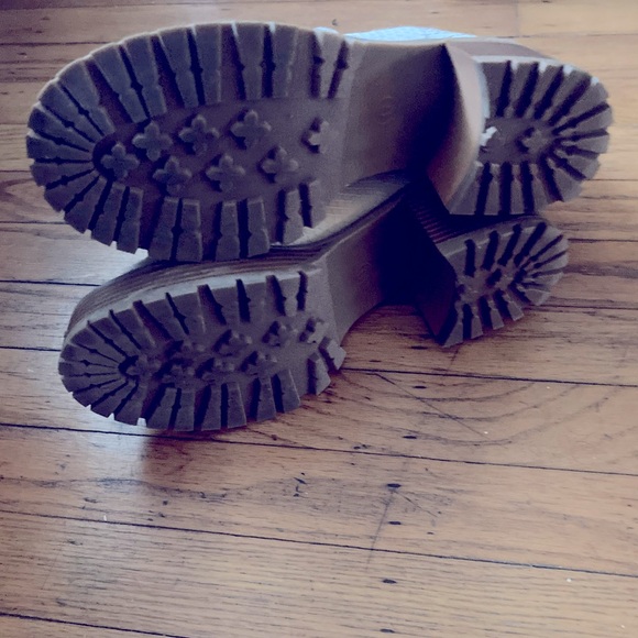 NWOT platform Chelsea python ankle boot - Picture 11 of 16